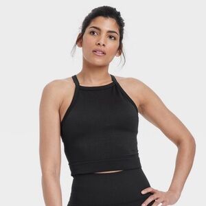 💥All in motion crop Athletic top💥